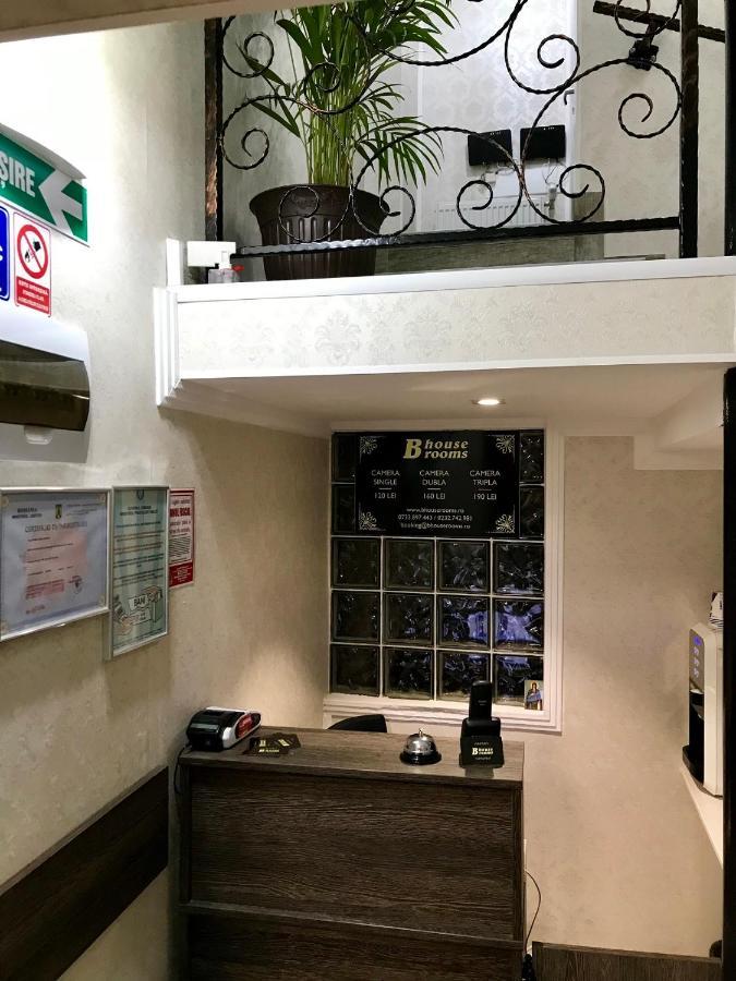 B House Rooms Iasi Bagian luar foto